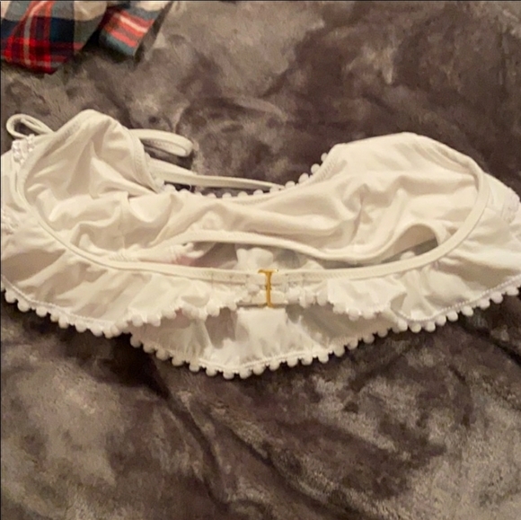 Victoria Secret Flowy Bandeau Embroiderd Ball Top - Picture 3 of 5
